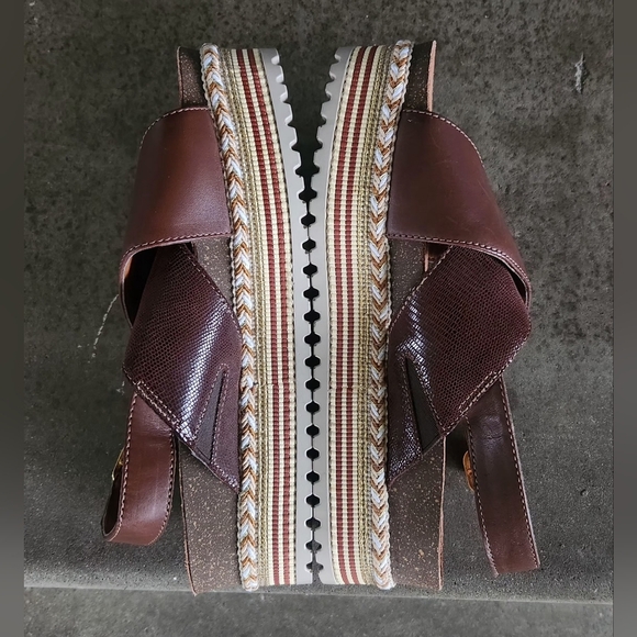 FLEXI WOMEN'S SIZE 8 BROWN PLATAFORM SANDALS. - Picture 3 of 11